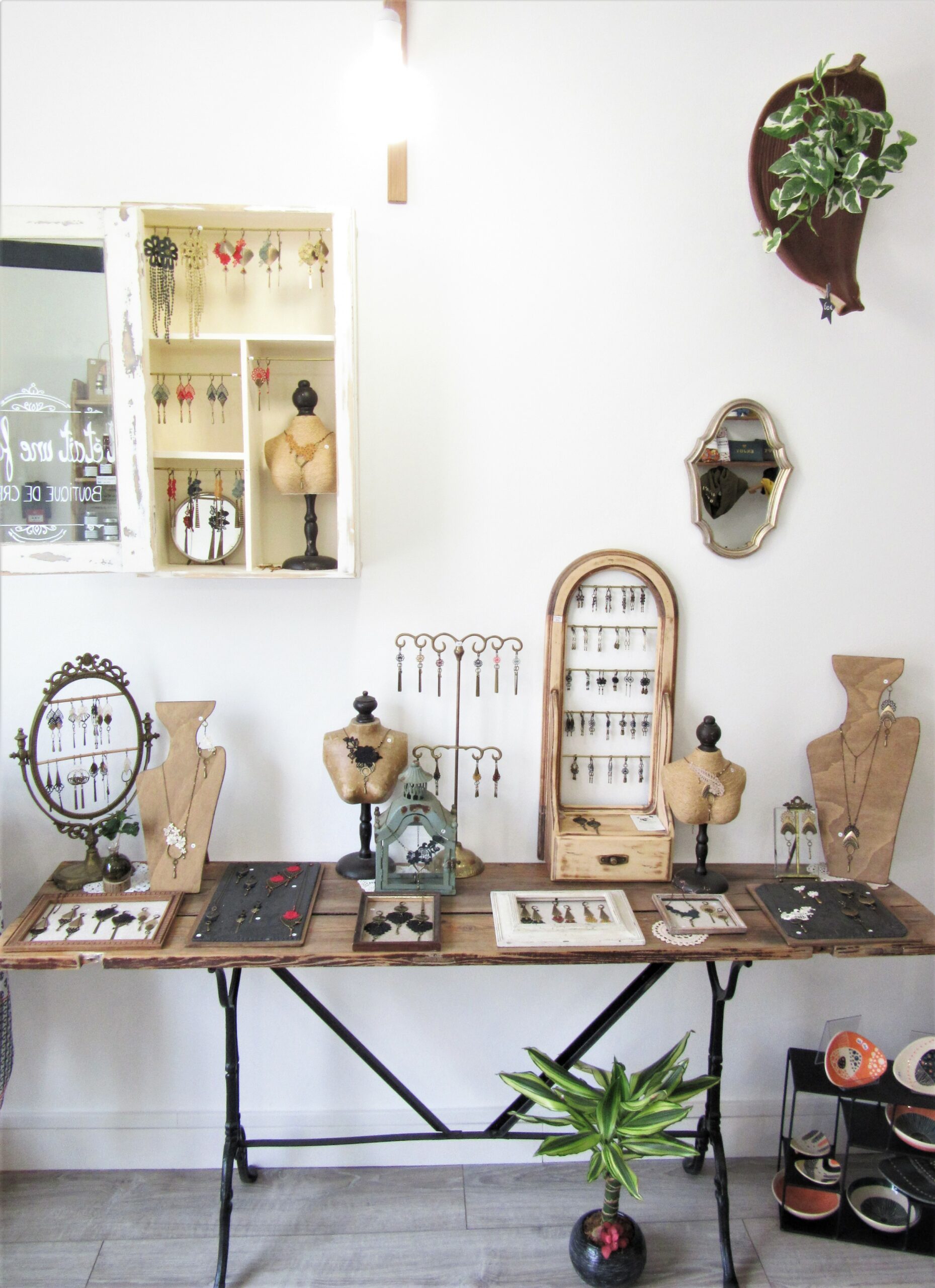 Stand-pacotilles-il-etait-une-folie-boutique-de-createurs-saint-medard-en-jalles