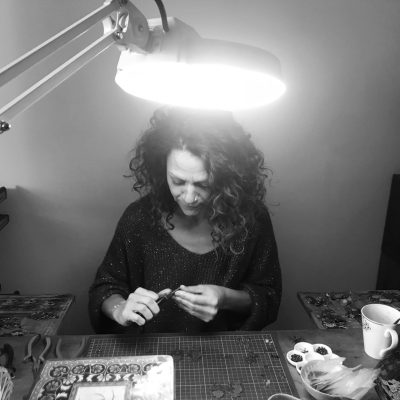 Pacotilles Création bijoux dentelle atelier